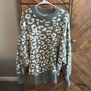 Aerie Blue and White Leopard Print Sweater